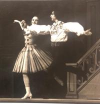 Мазурка из балета «Коппелия» (спектакль МАХУ, сцена Кремлёвского дворца, партнёрша – Татьяна Павлович, 1978 год).